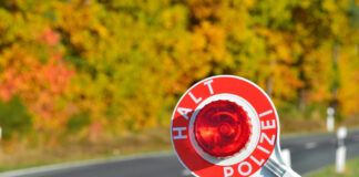 Illegales Tuning: Bielefelder Polizei stoppt 20-Jährigen gleich zweimal