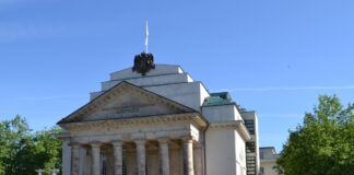 Landestheater Detmold geht erneut leer aus: SPD-Politiker Maelzer kritisiert Landesregierung