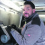 Neuzugang auf Detmolder Wochenmarkt: Kevin Maier bietet mobilen Schleifservice