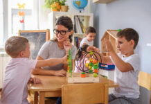 Kitaportal wird zum Elternportal: Kreis Lippe bündelt Betreuungsangebote digital