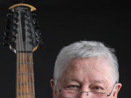 Mit Ringelnatz, Goethe und Gitarre unterwegs: Jörg Czyborra präsentiert in Oerlinghausen sein neues Programm