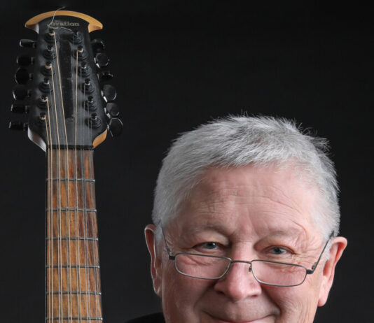Mit Ringelnatz, Goethe und Gitarre unterwegs: Jörg Czyborra präsentiert in Oerlinghausen sein neues Programm