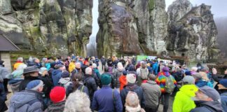 Widerstand in OWL: Dritter Spaziergang gegen geplante Windkraftanlagen