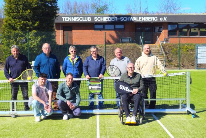 Tennisplatz-SS06