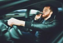 Mit 3,88 Promille am Steuer: Polizei stoppt Autofahrer ohne Führerschein in Hessisch Oldendorf