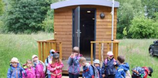 Kinder entdecken die Natur: NABU Extertal startet Umweltprojekt mit Bauwagen