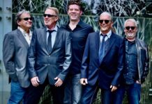 80 Jahre Eric Clapton: „Brothers in Blue“ im Detmolder Sommertheater