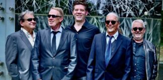 80 Jahre Eric Clapton: „Brothers in Blue“ im Detmolder Sommertheater