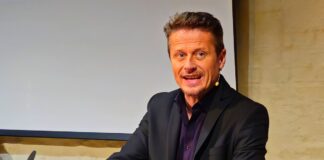 Lemgo: TV-Star Roman Kniżka erinnert an Kriegsende vor 80 Jahren