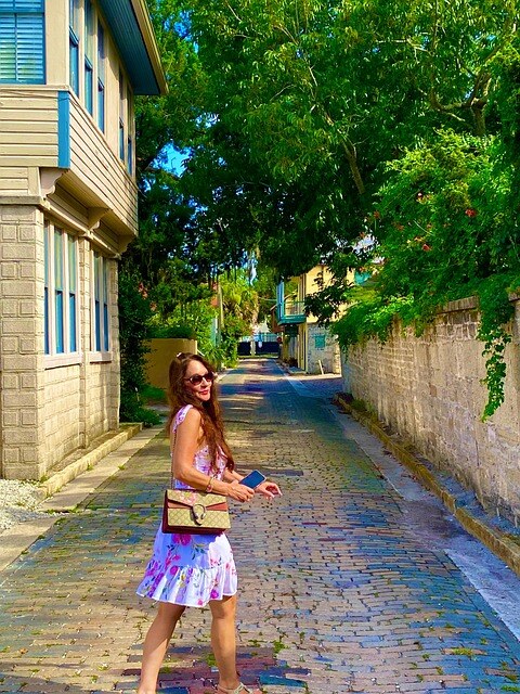 Beim Handtaschen-Diebstahl haben Räuber leichtes Spiel