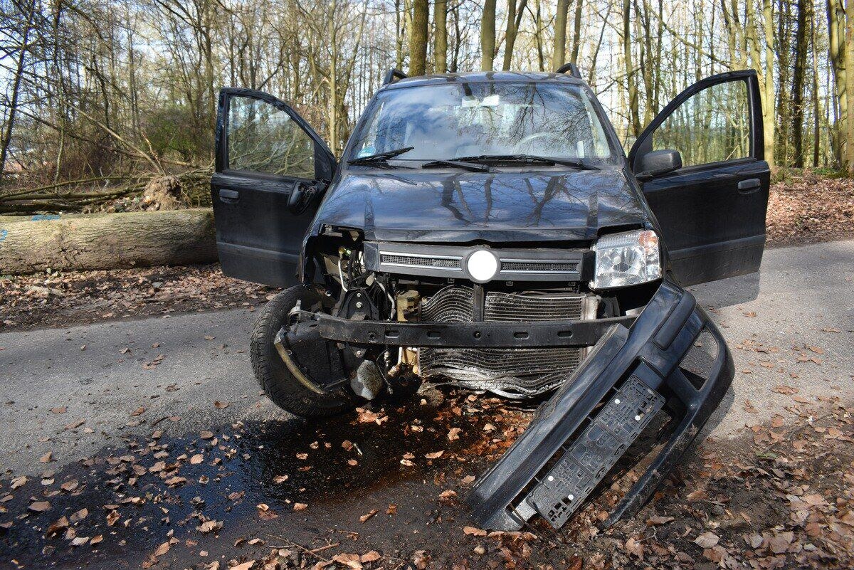 Auto in Oerlinghausen zum Ausweichen gezwungen und einfach weitergefahren