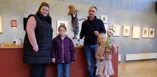 Glückliche Gewinner beim LWZ-Gewinnspiel: Exklusive Begegnung mit Pettersson und Findus im ausverkauften Sommertheater