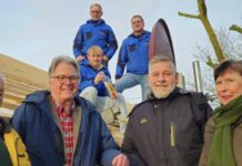 Rätselhafter Flaschenfund: Entdeckung bei Dachsanierung am Lemgoer Schützenhaus