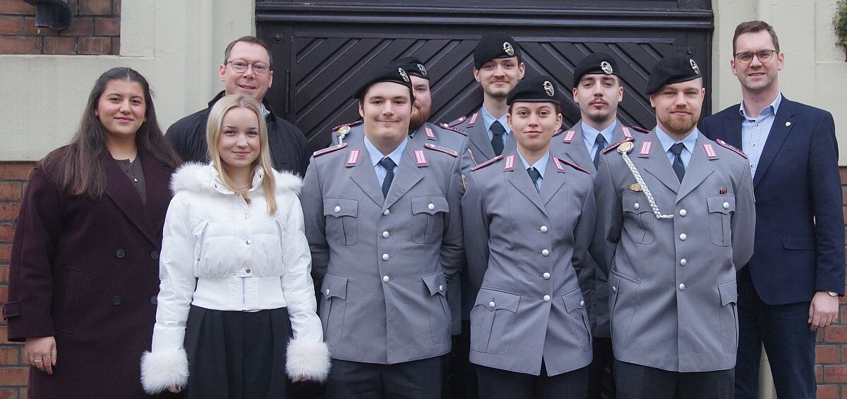 Soldaten aus Augustdorf sammeln in Lage für Kriegsgräber-Fürsorge