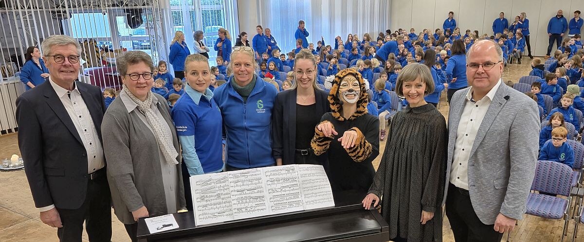 Mit dem Streifentiger in Schlangen über die Tastatur – plus Heuwinkel-Spende