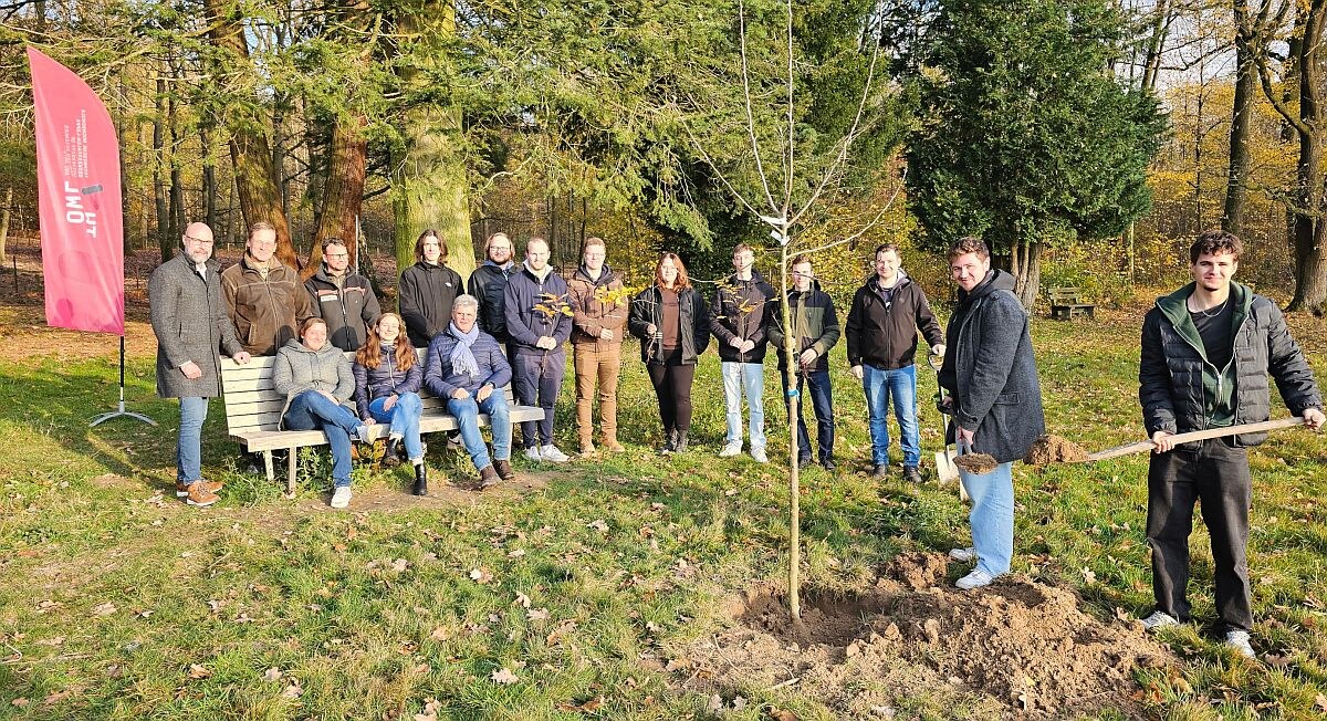 Lemgoer Familie pflanzt 1000 Bäume in den Lemgoer Stadtwald