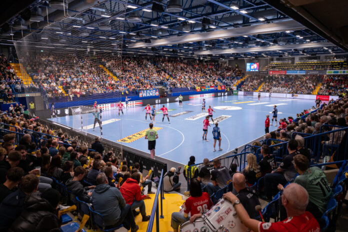 HSG Blomberg-Lippe (GER) vs. SV Union Halle-Neustadt (GER), Handball, 1. Handball Bundesliga Frauen, 10. Spieltag, 30.12.2025, Saision 2025/2026, Lemgo