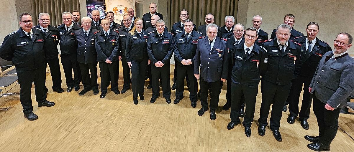 Lemgoer Feuerwehrleute für besondere Leistungen geehrt