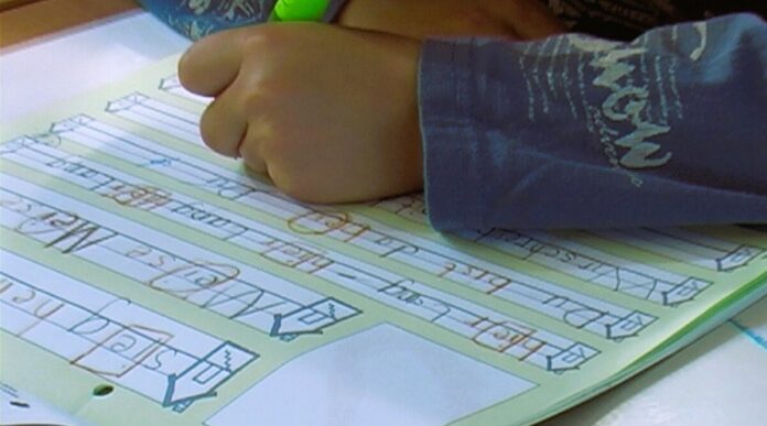 In NRW lernt man das Schreiben zuerst mit der Druckschrift