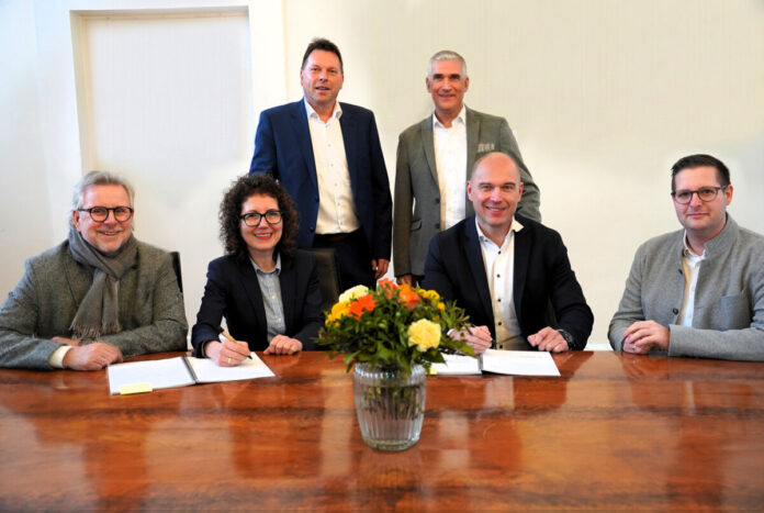 PM_Vertragunterzeichnung_Hornsches_Tor