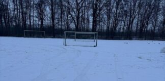 Reifenspuren statt Rasensport: Vandalen wüten in Delbrück