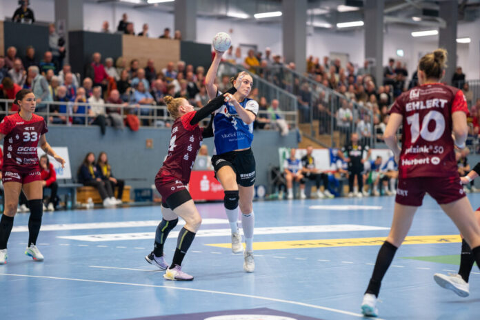 HSG Blomberg-Lippe (GER) vs. HSG Bensheim Auerbach Flames (GER), Handball, 1. Handball Bundesliga Frauen, 8. Spieltag, 08.10.2025, Saision 2025/2026, Blomberg