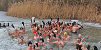 Bei Minusgraden: 4. Lippische Kaltbade-Challenge lockt 80 Mutige an