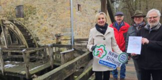 Historisches Wasserrad wird erneuert: NRW-Stiftung fördert Lemgoer Ölmühle mit 50.000 Euro