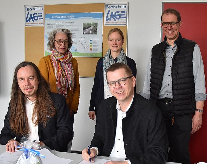 Realschule Lage kooperiert mit der Zuckerfabrik – Vertrag geschlossen