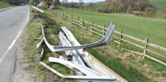 Bielefeld-Lämmershagen: Linienbus verunglückt kurz hinter Oerlinghausen