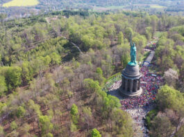 Kultlauf durch Teutoburger Wald: Alle Infos zum 54. Hermannslauf 2026