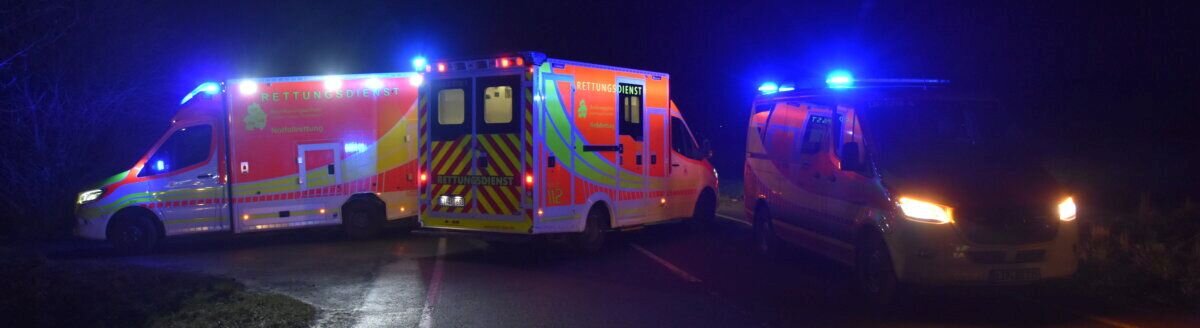 Pkw kollidiert in Nienburg/Schaumburg mit einem Sattelzug