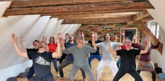 Kalletal: Stefan Sauter erklärt den Haka, den rituellen Tanz der Maori