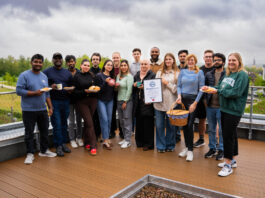 258 Meter Gemeinschaft: TH OWL holt Frühstückstafel-Weltrekord