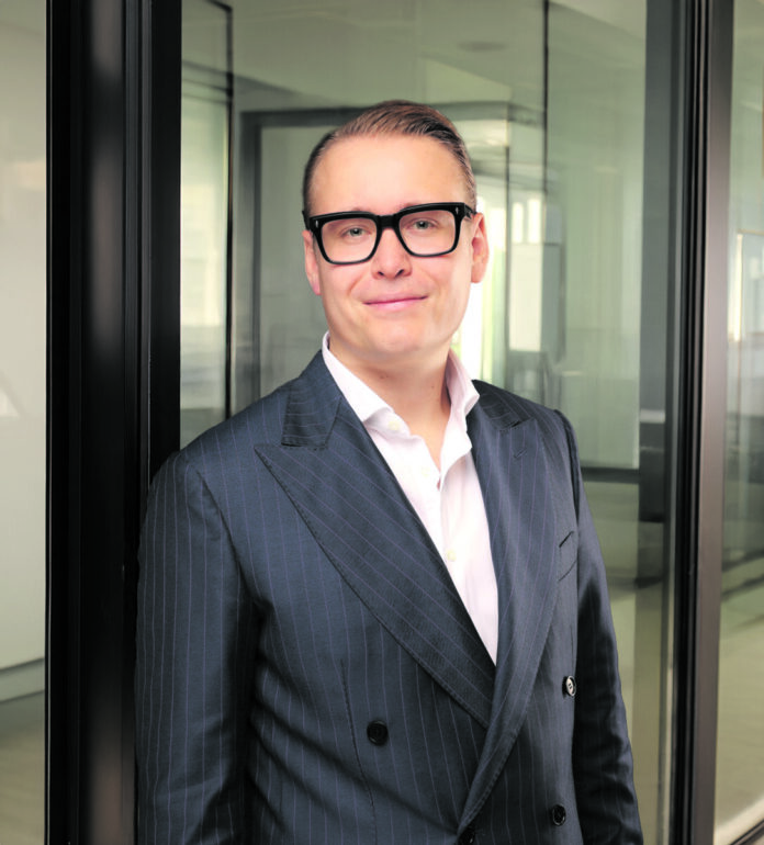 FINEXITY-Group_Paul-Huelsmann_CEO-Co-Founder_1 (1)