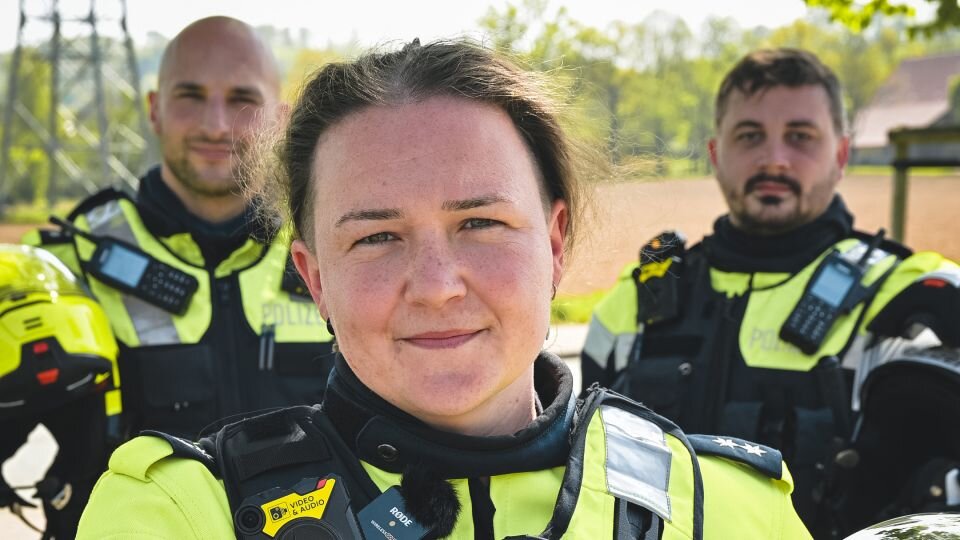 Polizei Bielefeld unterstützt Kampagne: Helm tragen auf dem Zweirad