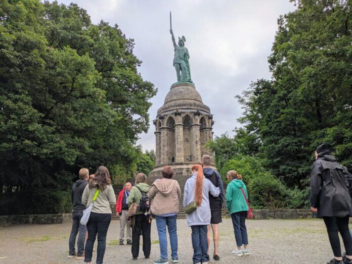 Teilnehmende Führung Hermannsdenkmal
