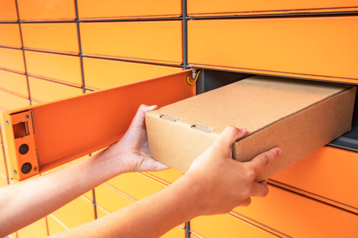 Parcel pickup point, self-service locker