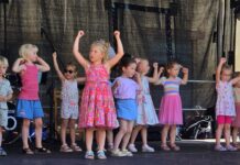 Lemgo: Familienfest am Schloss Brake lockt Tausende an