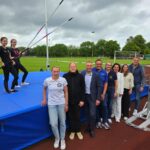 Marktplatzspringen in Detmold: Stabhochsprung-Event mit rund 60 Athleten
