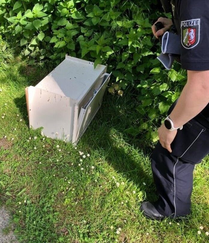 Aufgebrochener Safe