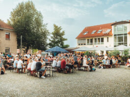 Oerlinghausen: Bürgerbrunch beginnt mit ökumenischem Gottesdienst auf Rathausplatz