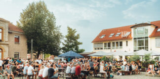 Oerlinghausen: Bürgerbrunch beginnt mit ökumenischem Gottesdienst auf Rathausplatz