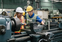 Umsatz steigt, Beschäftigung sinkt: Lippische Industrie unter Druck