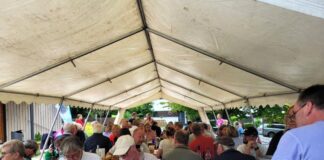 Neue Gesichter, gute Gespräche: „Dinner im Dorf“ bringt Generationen von Diestelbruchern zusammen