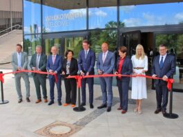 Detmold: Ministerpräsident Wüst eröffnet neues Eingangsgebäude am LWL-Museum Hellerlecht