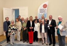Feierstunde auf Schloss Brake: Europa-Medaille für Lippische Gesellschaft für Politik und Zeitgeschichte