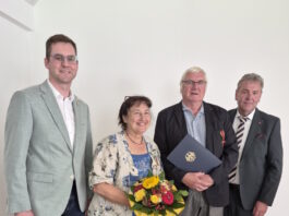 Lage: Bundesverdienstkreuz für Eheleute Sigrid Pöppelmann-Terwey und Bernd Terwey