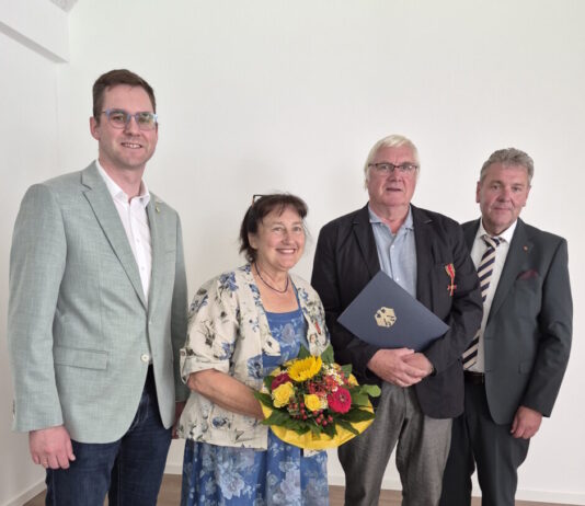 Lage: Bundesverdienstkreuz für Eheleute Sigrid Pöppelmann-Terwey und Bernd Terwey
