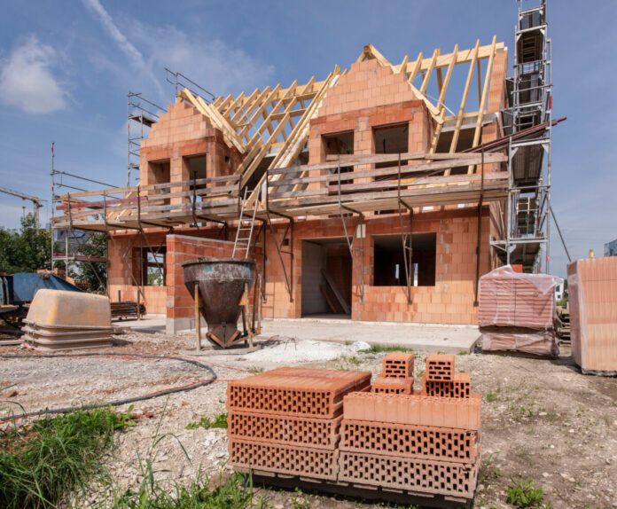 Neubau und Rohbau von einem Doppelhaus